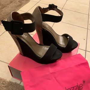 Shoedazzle Heeled Sandal/wedge